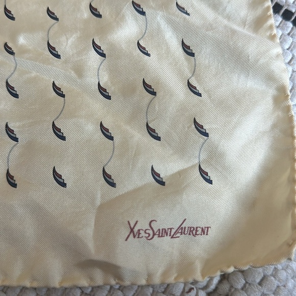 Scarf - Picture 2 of 7